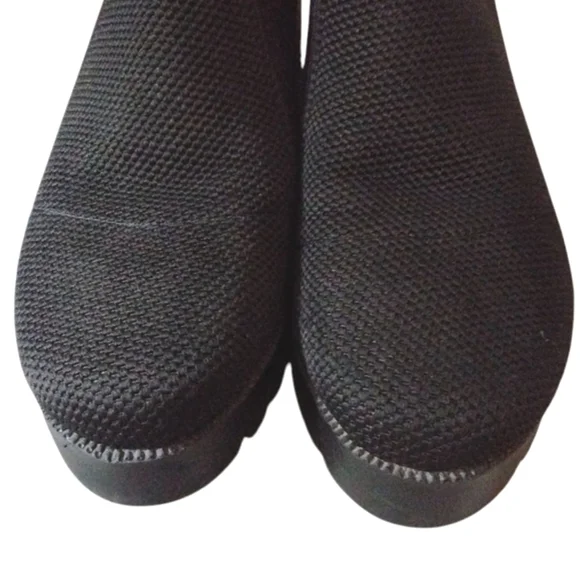 CHARLESTON SHOE CO. Textured Black Booties - Picture 4 of 9